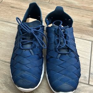 Nike Women's Juvenate Woven Premium Size 7 women’s